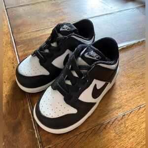 Toddler Nike Panda Dunks size 5.5